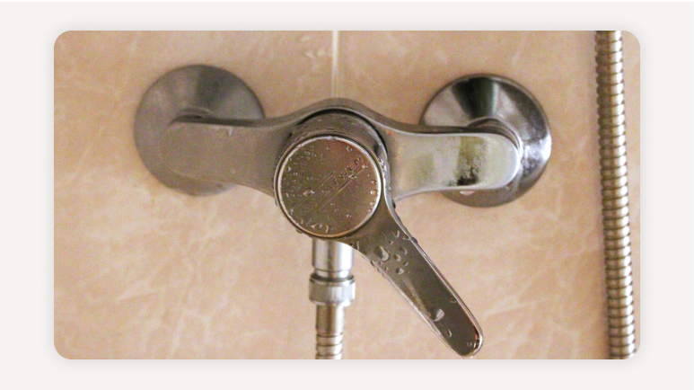 자취방수압확인방법+원룸수압약할때+자취방온수+자취방수압+주방화장실수압차이+보일러온수안나올때+화장실물안내려감+배수트랩냄새원인+원룸화장실곰팡이제거+자취방화장실체크리스트