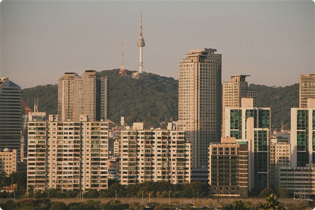 housing in Korea+goshiwon+share house Korea+co-living Seoul+one-room Korea+Seoul rent+housing for foreigners Korea+cheap housing Seoul+Korean deposit+living in Seoul